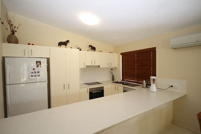 19 Maidenhair Drive, BEERWAH QLD 4519, Beerwah - Thumbnail 3