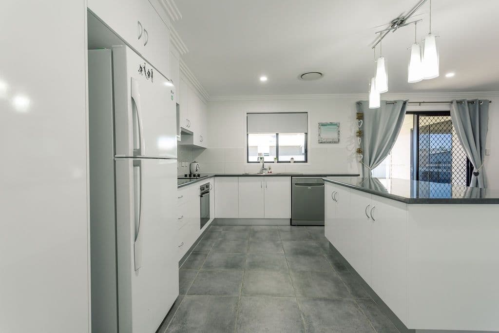 20 Maranda Street, Emerald QLD 4720, Emerald - Thumbnail 8