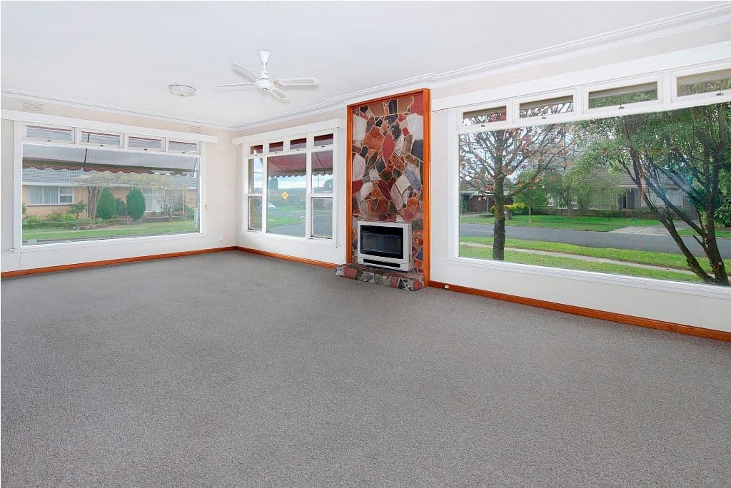 31 Browns Parade, WENDOUREE VIC 3355, Wendouree - Thumbnail 2