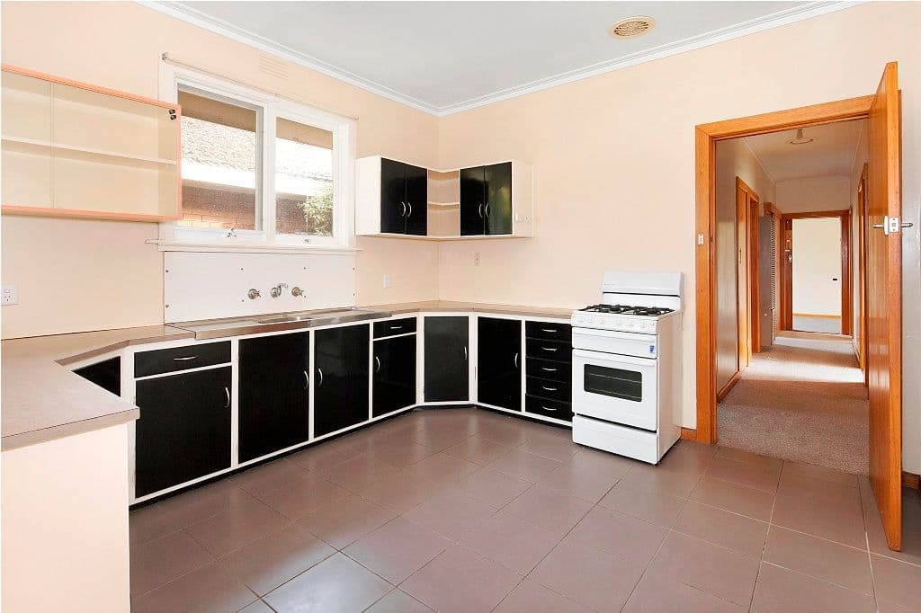 31 Browns Parade, WENDOUREE VIC 3355, Wendouree - Thumbnail 3