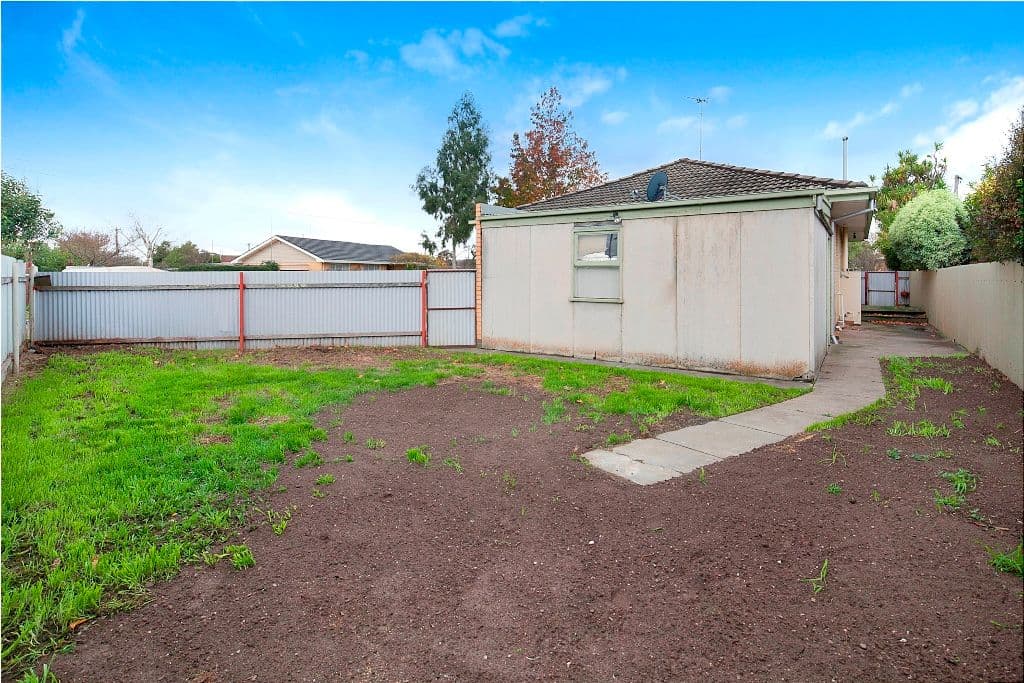31 Browns Parade, WENDOUREE VIC 3355, Wendouree - Thumbnail 8