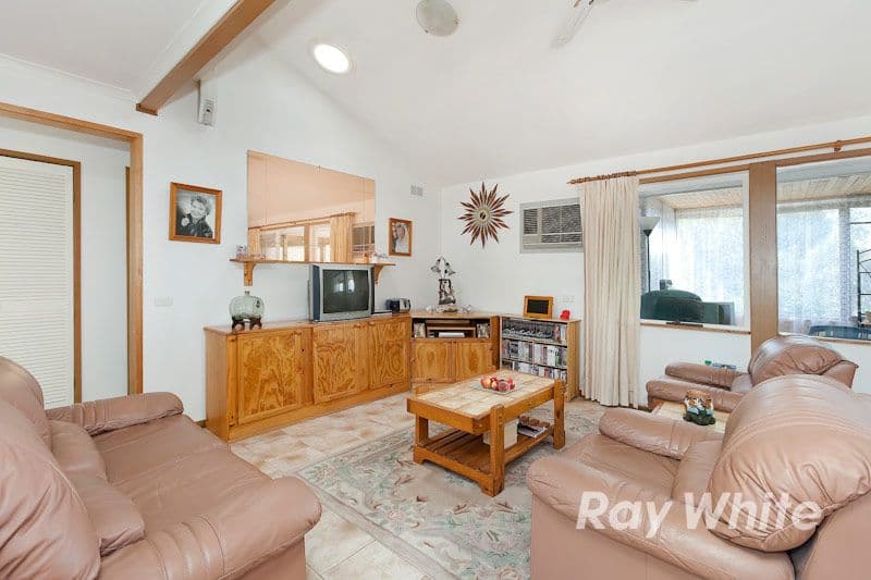 4 Barwon Court, ROWVILLE VIC 3178, Rowville - Thumbnail 2