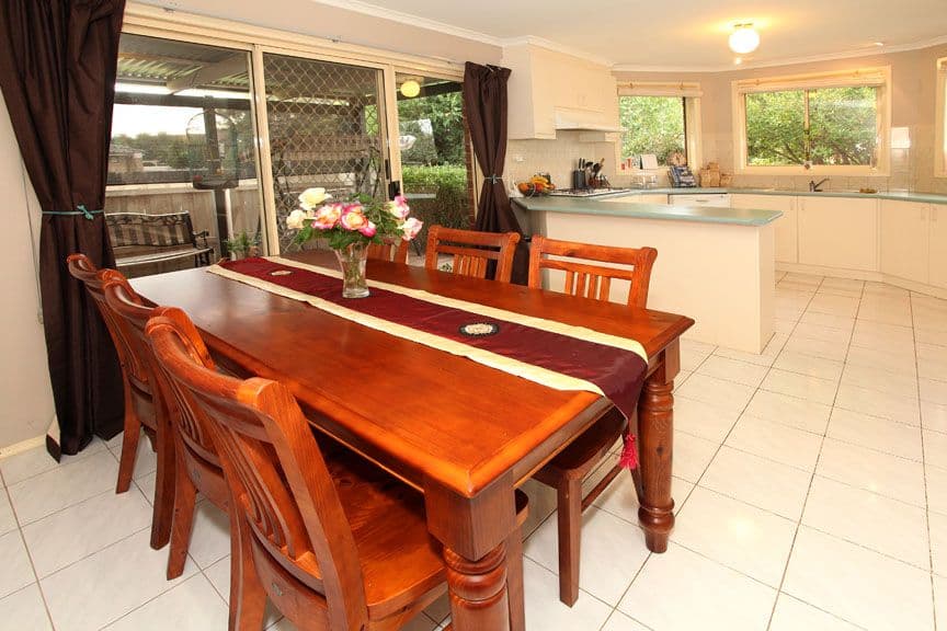 13 Annandale Crescent, GLEN WAVERLEY VIC 3150, Glen Waverley - Thumbnail 3
