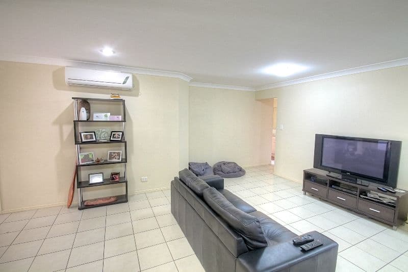 19 SIFFLEET Street, BELLBIRD PARK QLD 4300, Bellbird Park - Thumbnail 4