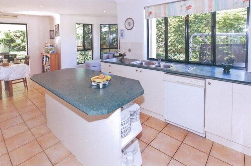 6 Mariner Court, Newport QLD 4020, Newport - Thumbnail 5