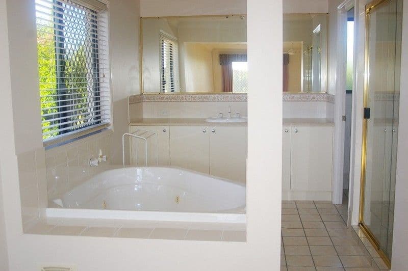 6 Mariner Court, Newport QLD 4020, Newport - Thumbnail 7