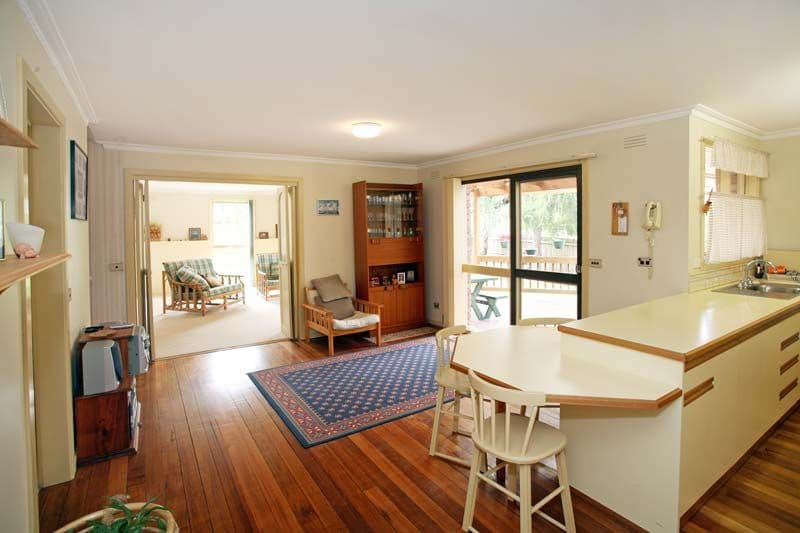 16  Threadbow Crescent, WHEELERS HILL VIC 3150, Wheelers Hill - Thumbnail 2