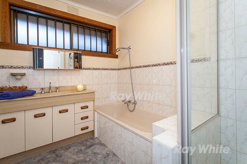 28 Waratah Drive, Dandenong North VIC 3175, Dandenong North - Thumbnail 4