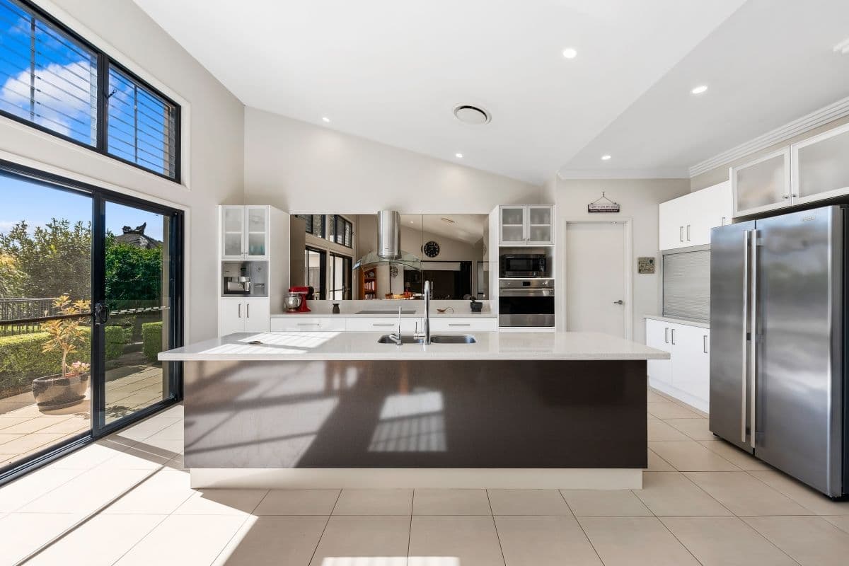 30 McLachlan Drive, Highfields QLD 4352, Highfields - Thumbnail 2