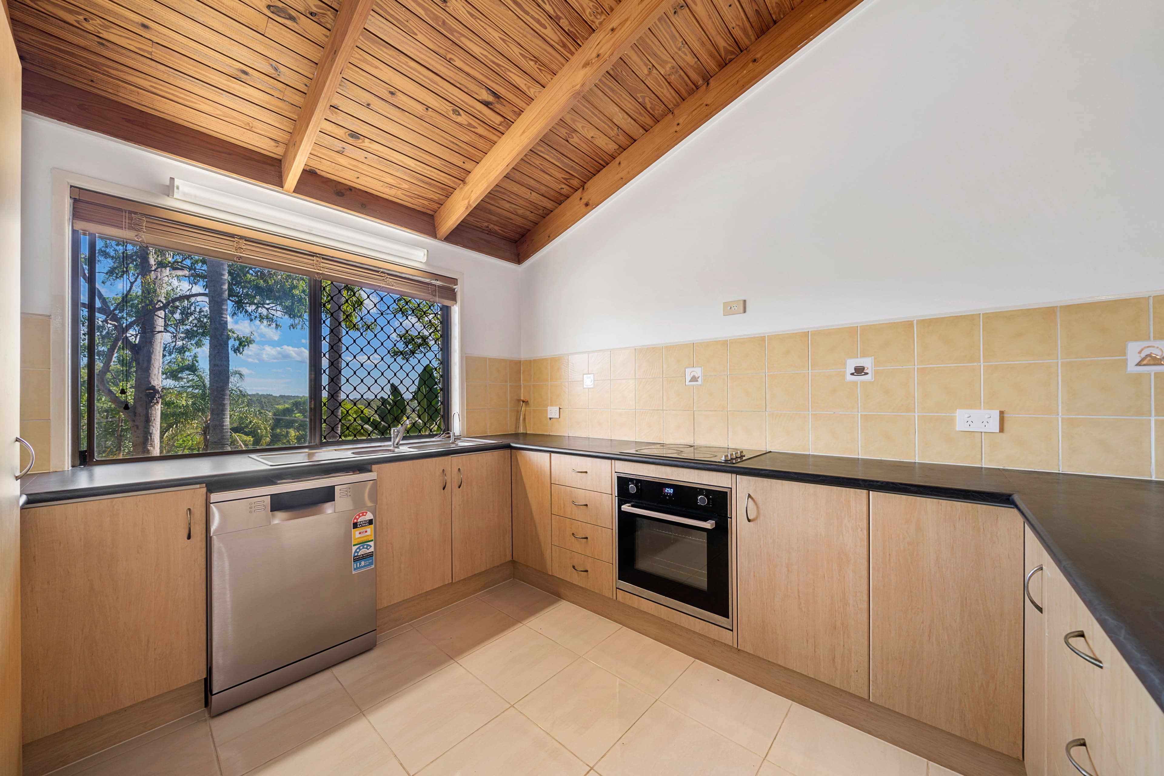 15 Amy Drive, Beenleigh QLD 4207, Beenleigh - Thumbnail 3