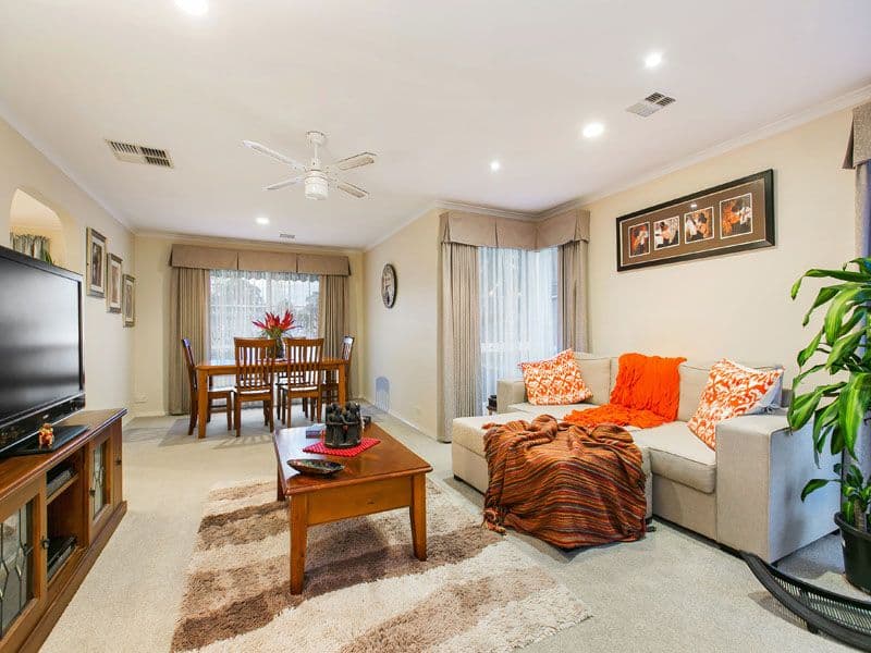 2 Wade Court, Cheltenham VIC 3192, Cheltenham - Thumbnail 2