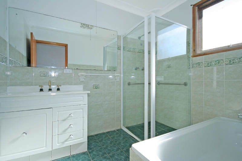 25 Tobruk Avenue, ENGADINE NSW 2233, Engadine - Thumbnail 4