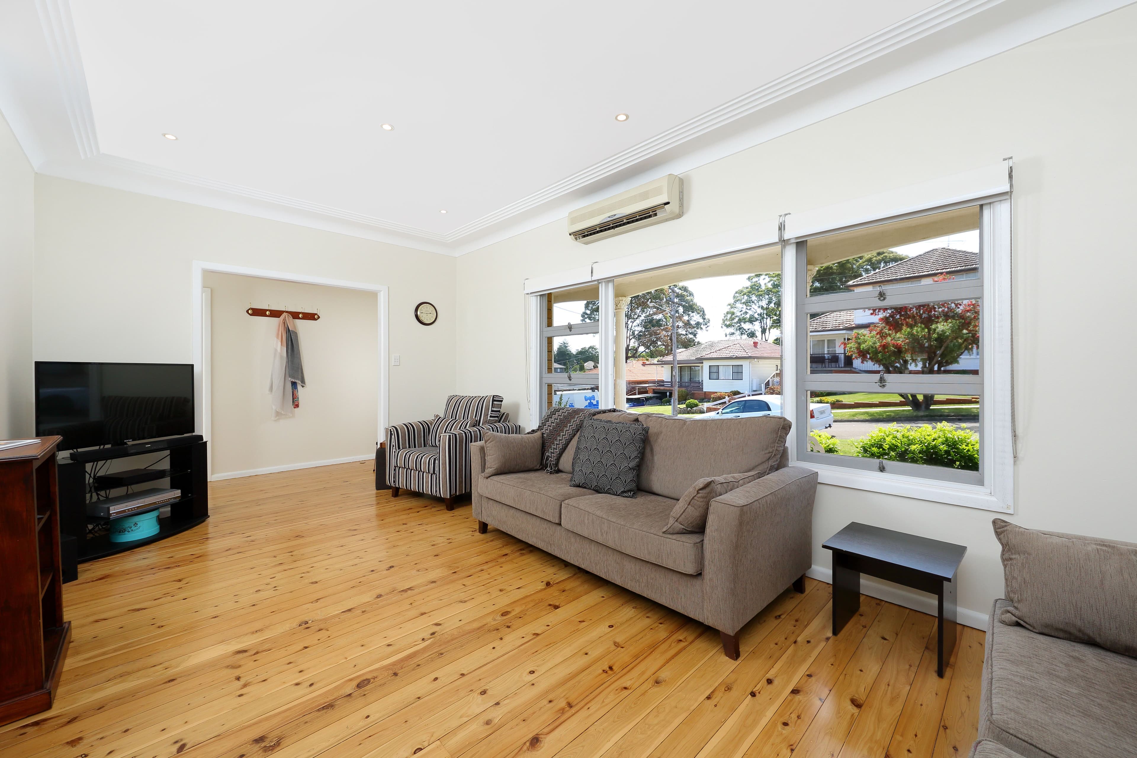 6 Moombara Avenue, Peakhurst - Thumbnail 5