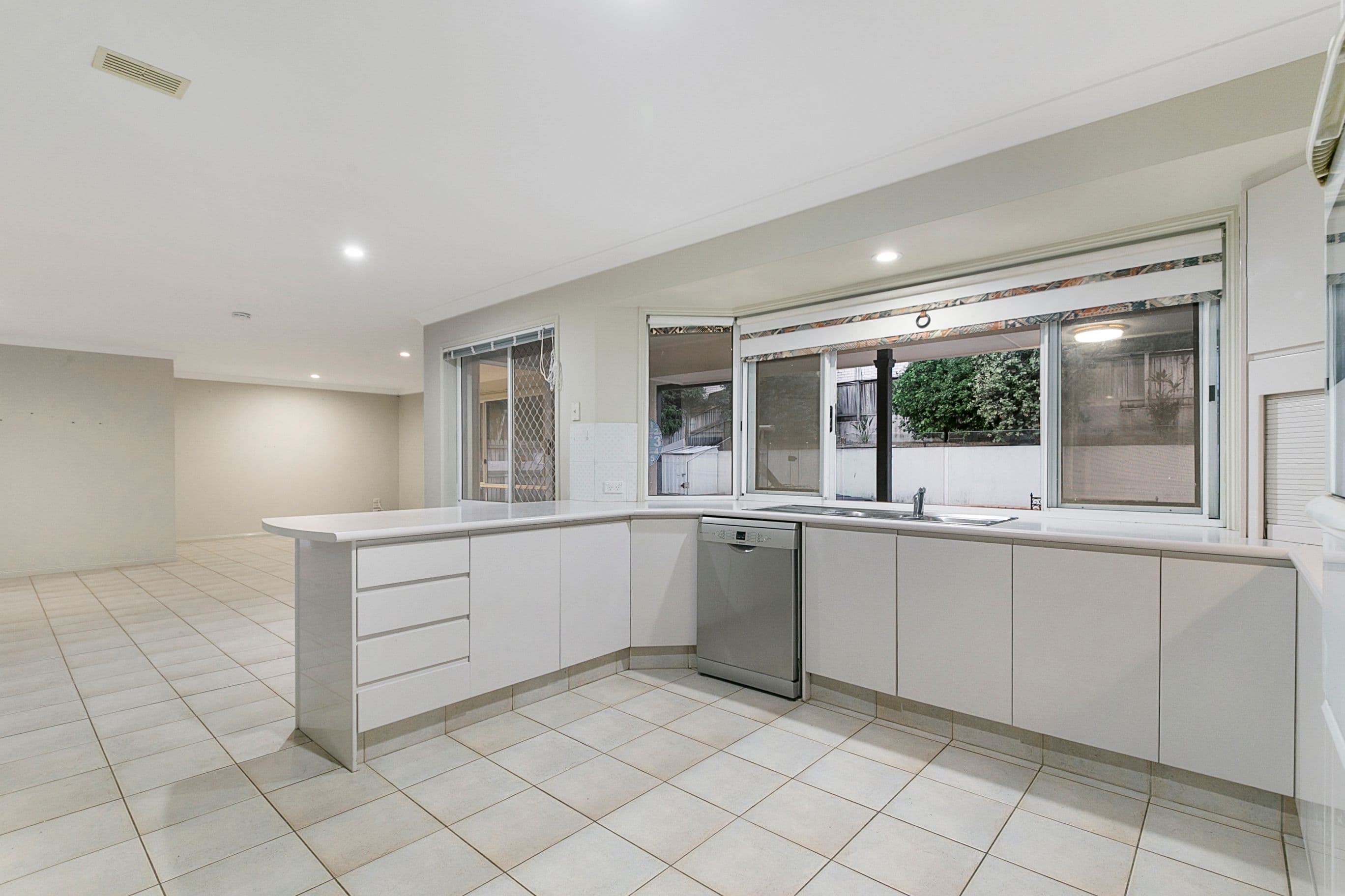 10 Rembrandt Way, Mackenzie QLD 4156, Mackenzie - Thumbnail 4