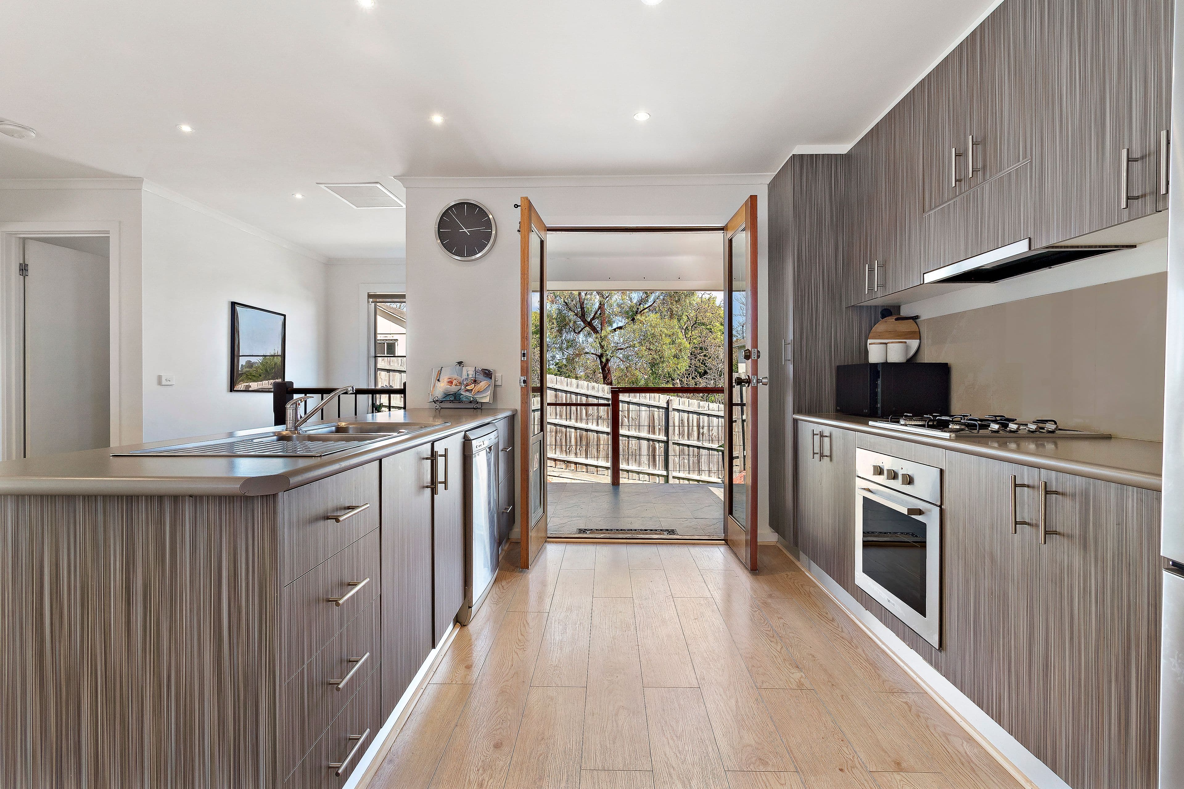 35 Binalong Avenue, Chadstone VIC 3148, Chadstone - Thumbnail 4