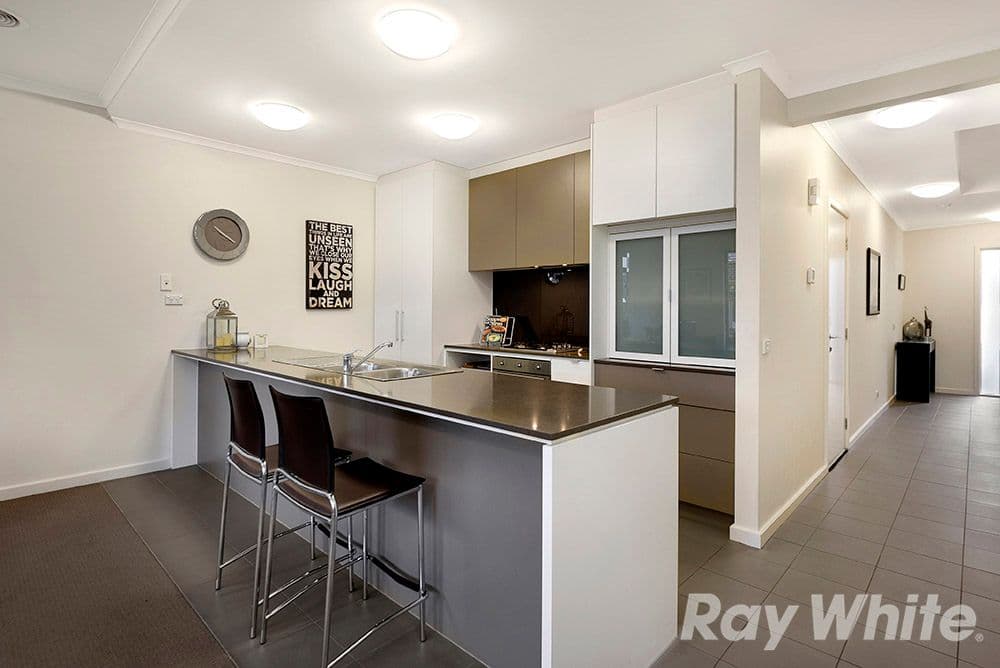 12 Anfield Crescent, Mulgrave VIC 3170, Mulgrave - Thumbnail 2