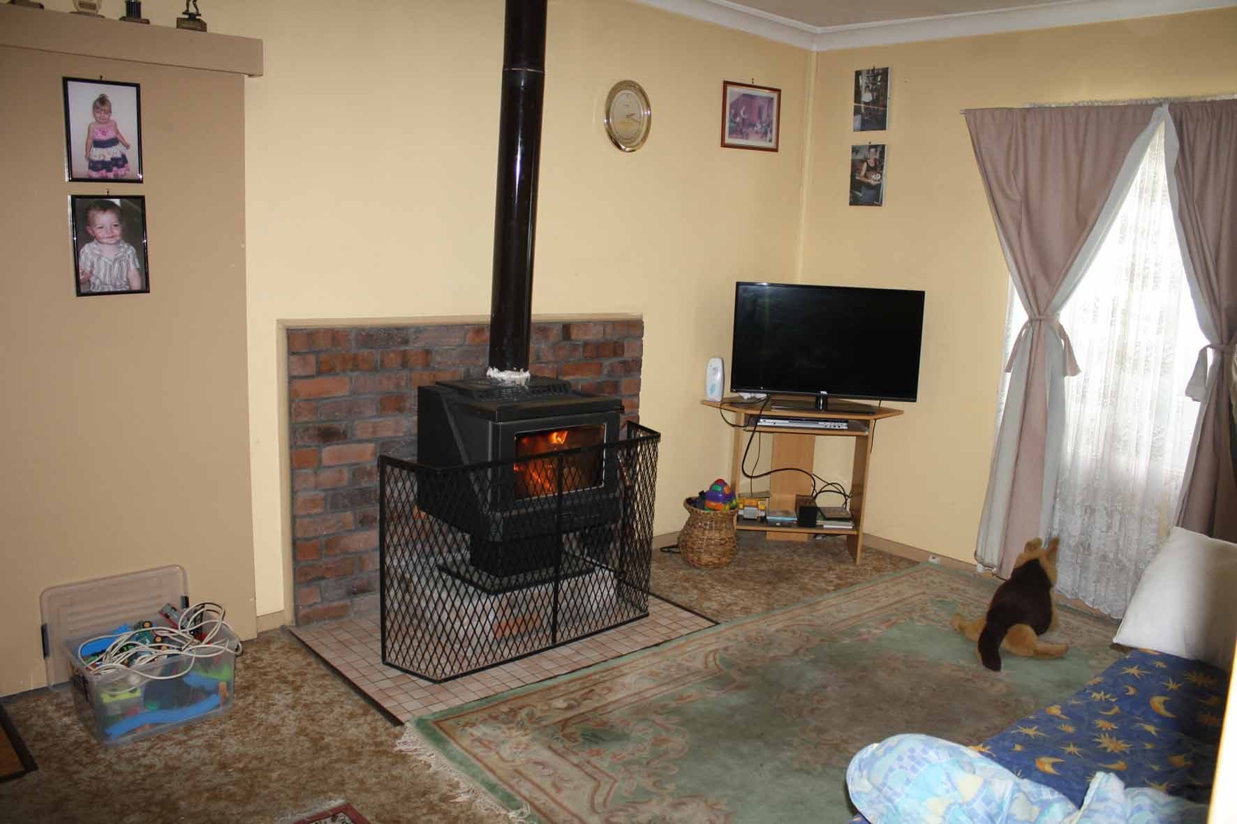 196 Ferguson Street, GLEN INNES NSW 2370, Glen Innes - Thumbnail 3