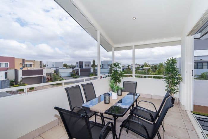 6011 Calardo Avenue, Hope Island QLD 4212, Hope Island - Thumbnail 3