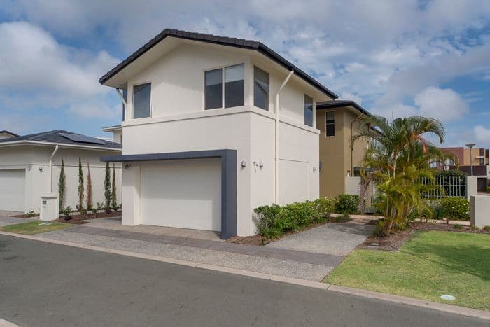 6011 Calardo Avenue, Hope Island QLD 4212, Hope Island - Thumbnail 4