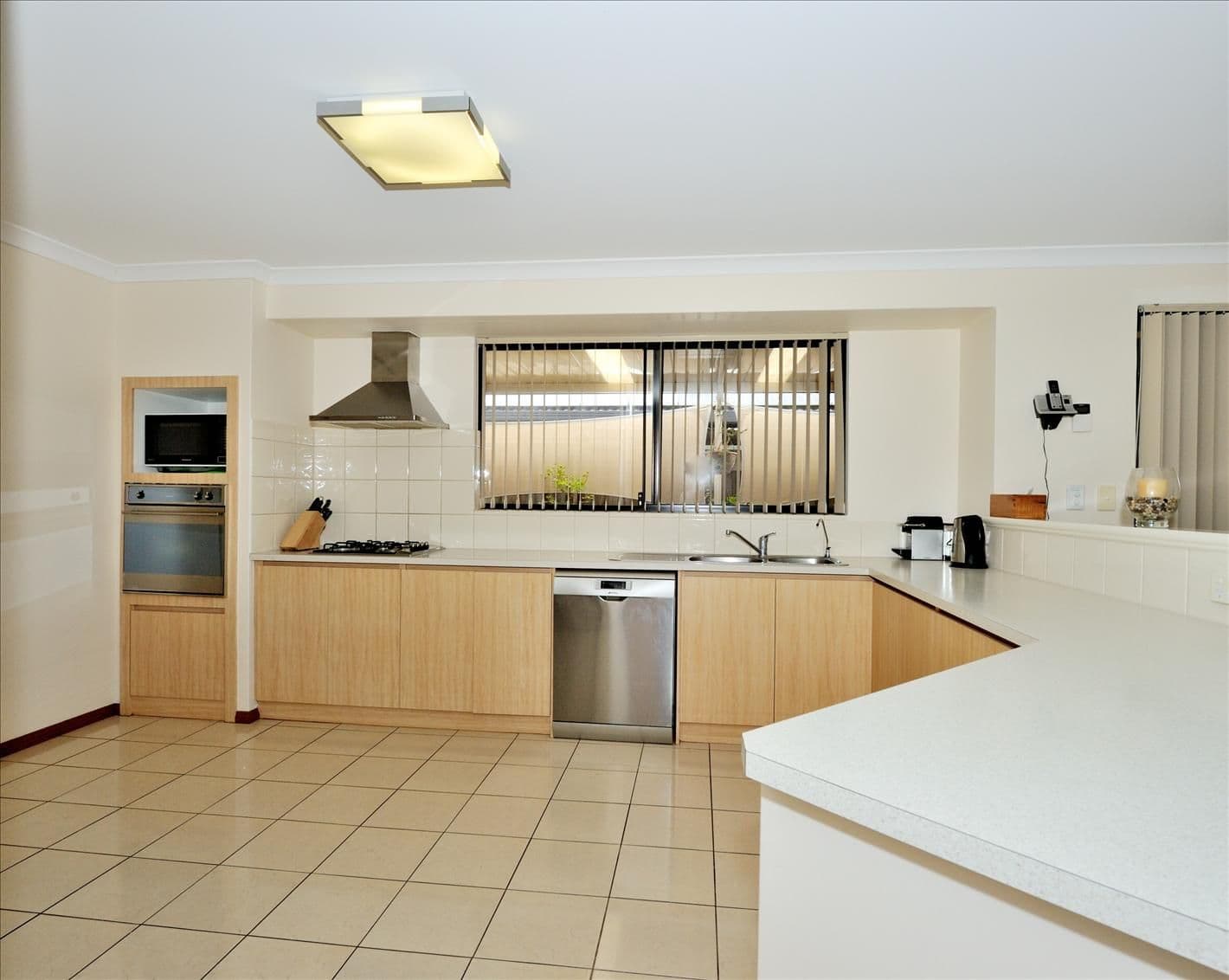 14 Brookmount Drive, ELLENBROOK WA 6069, Ellenbrook - Thumbnail 8