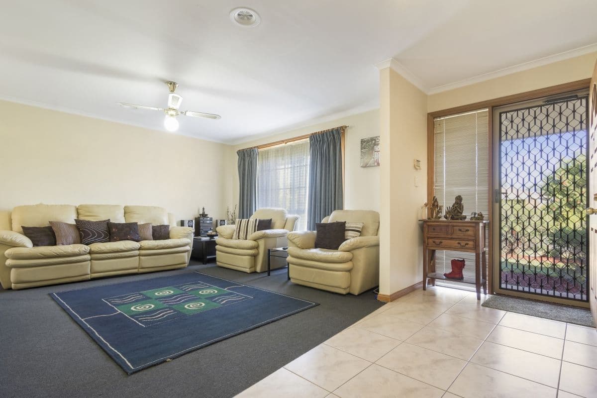 8 Bartlett Crescent, Hoppers Crossing VIC 3029, Hoppers Crossing - Thumbnail 3