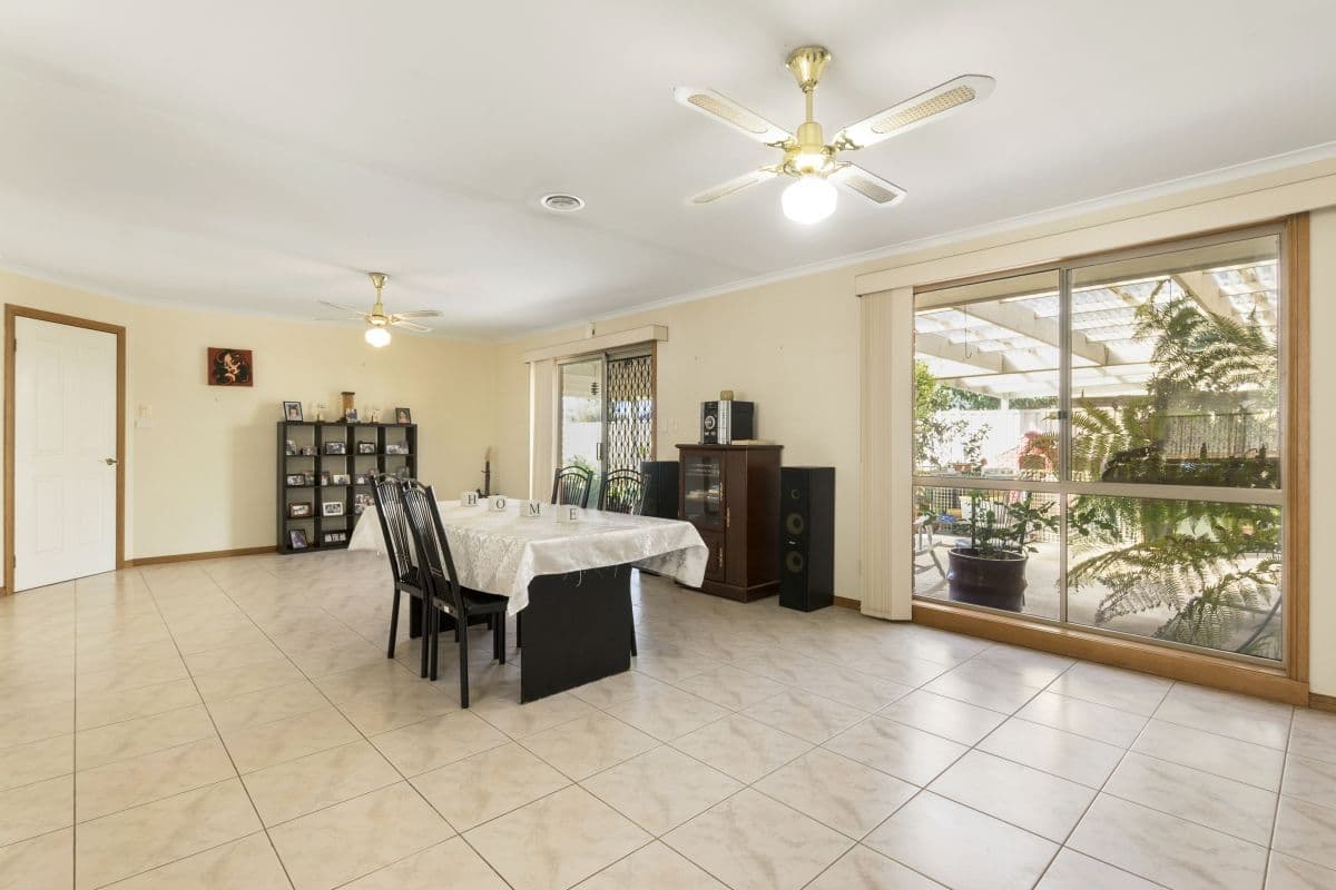 8 Bartlett Crescent, Hoppers Crossing VIC 3029, Hoppers Crossing - Thumbnail 4
