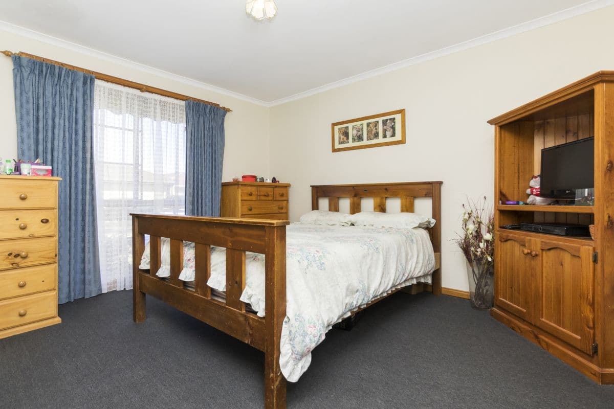 8 Bartlett Crescent, Hoppers Crossing VIC 3029, Hoppers Crossing - Thumbnail 6