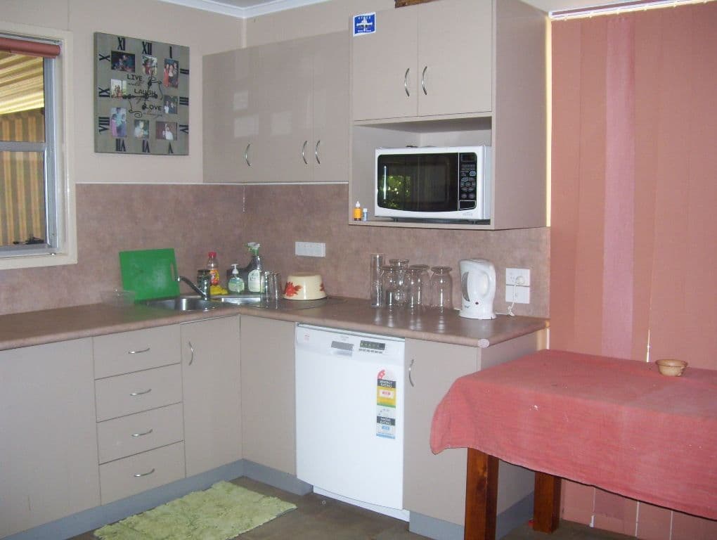 9 Rose Street, MORANBAH QLD 4744, Moranbah - Thumbnail 3