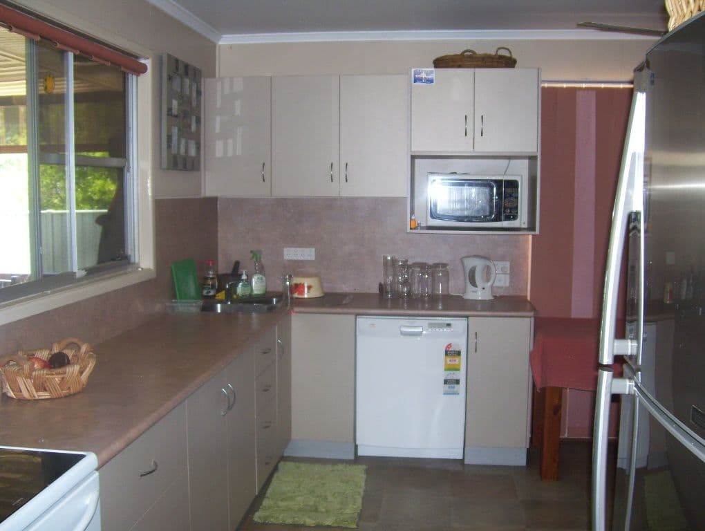 9 Rose Street, MORANBAH QLD 4744, Moranbah - Thumbnail 4