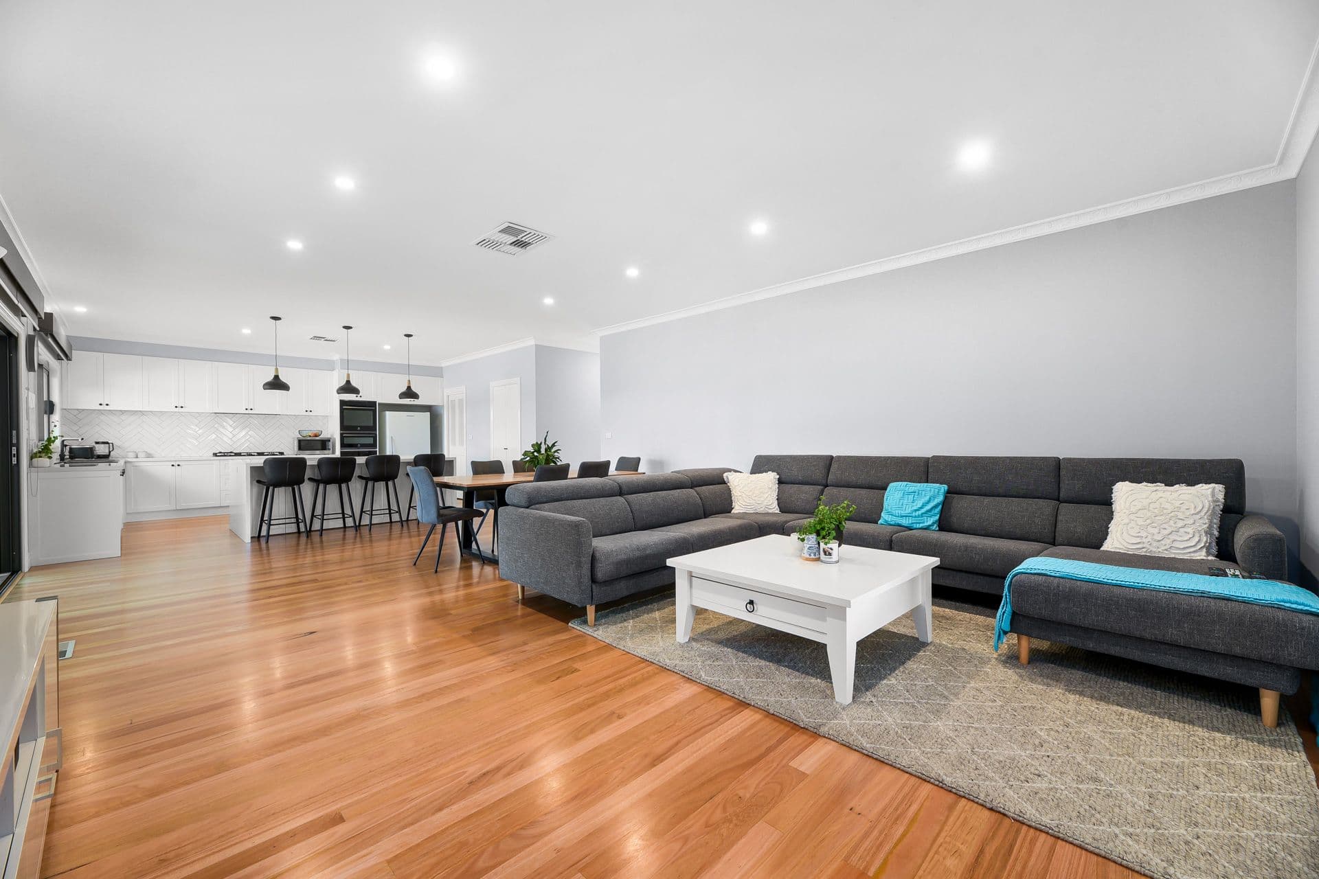 9 Seabrook Blvd, Seabrook - Thumbnail 5