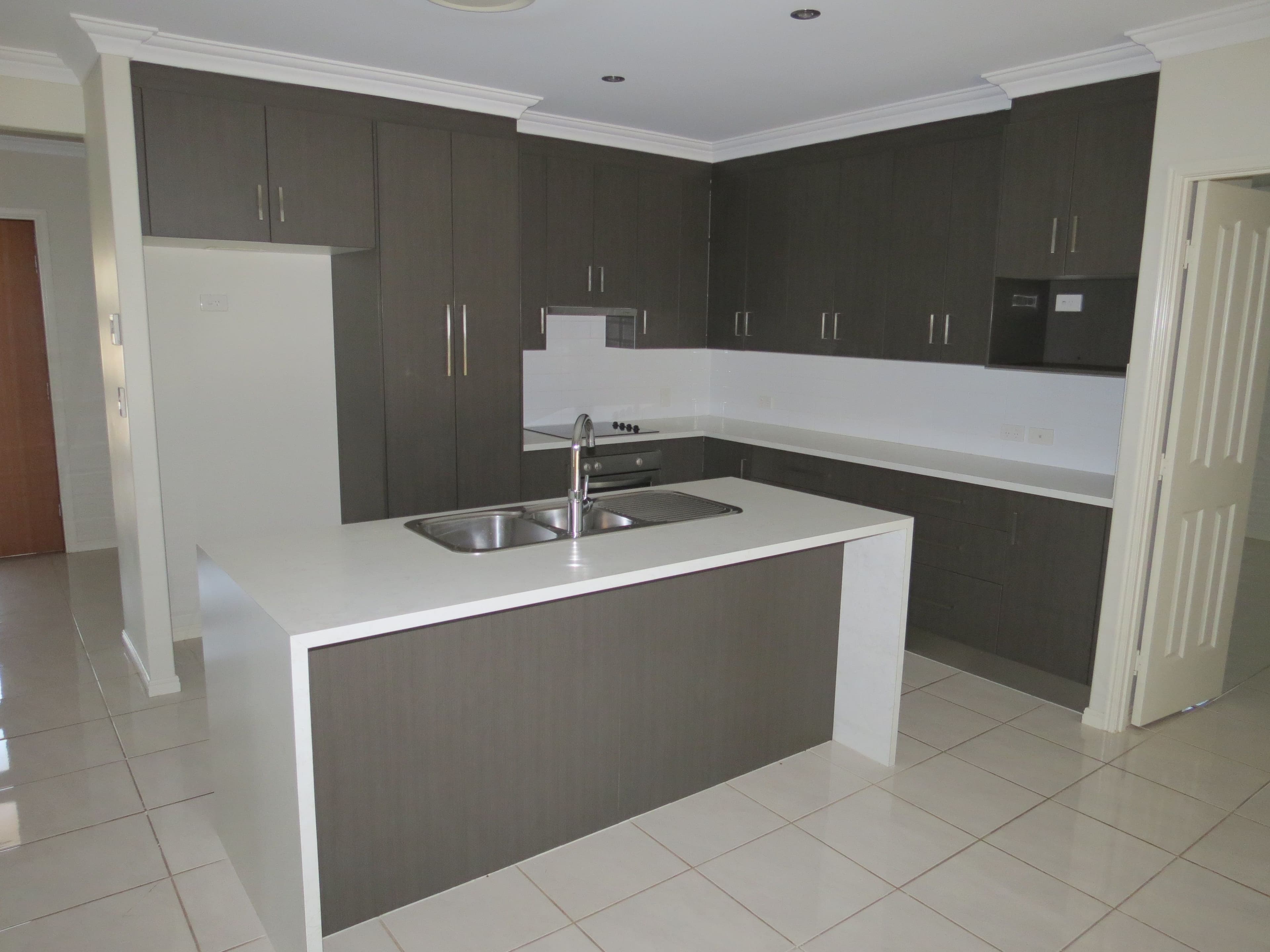 22 Cook Close, Emerald QLD 4720, Emerald - Thumbnail 2