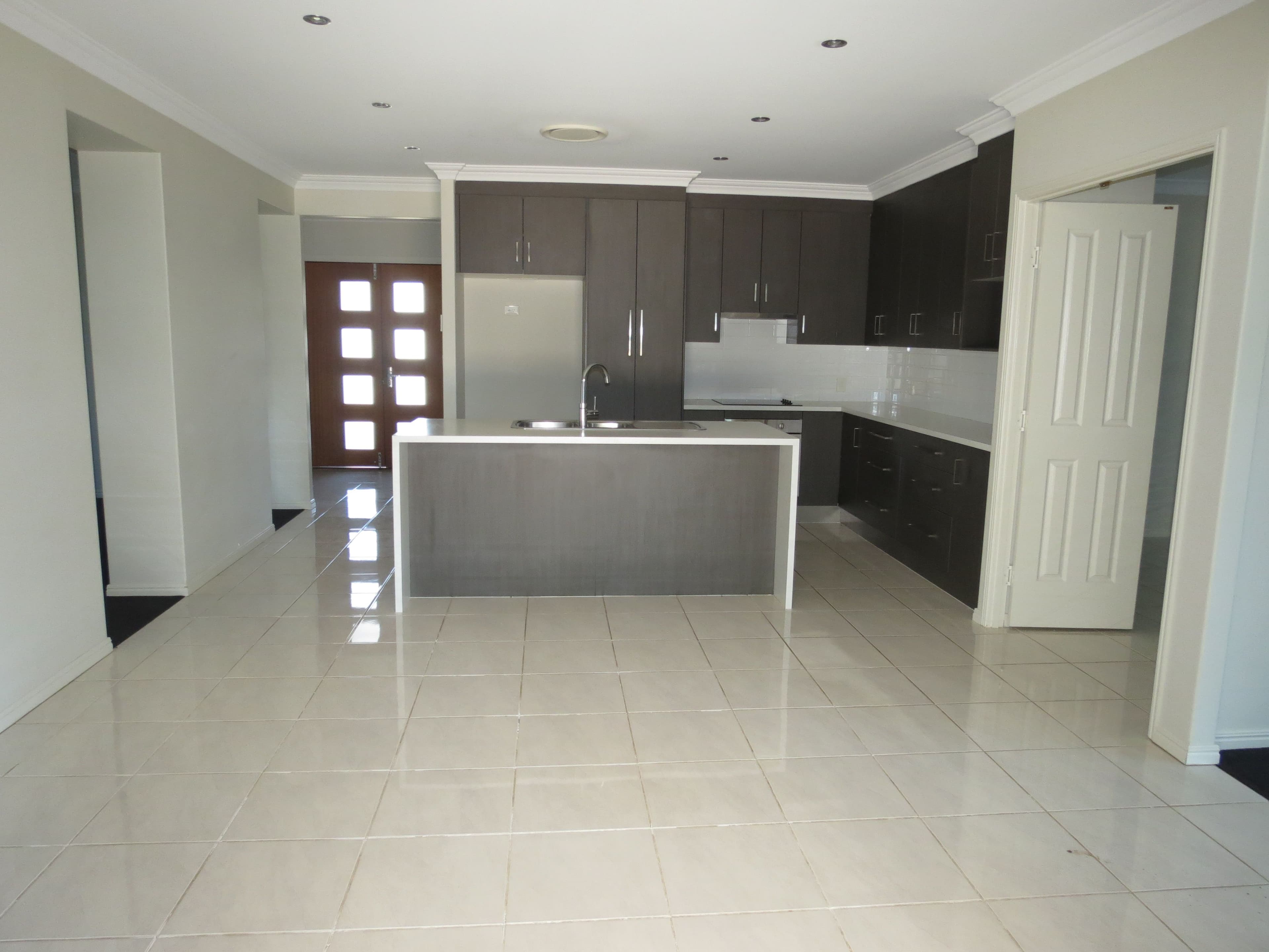 22 Cook Close, Emerald QLD 4720, Emerald - Thumbnail 3