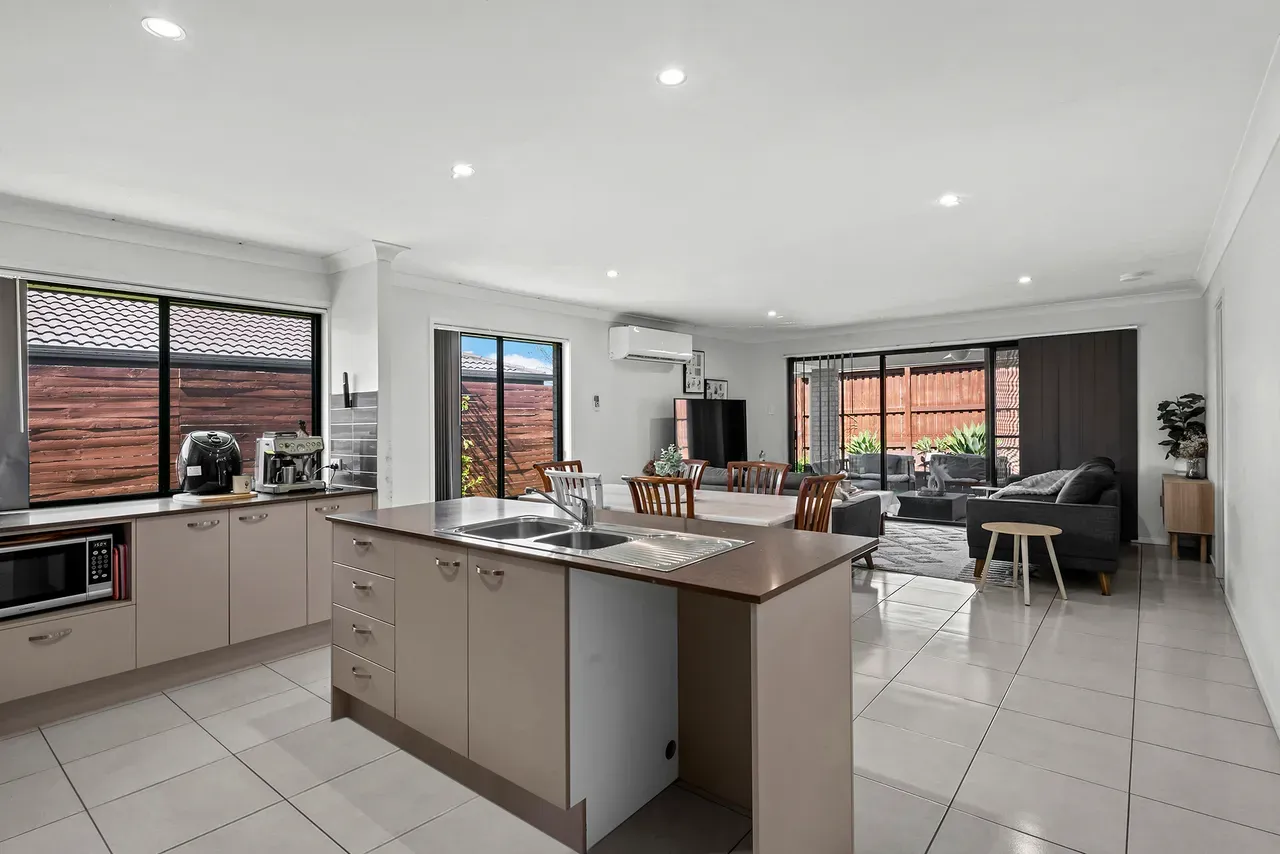 11 Grainger Circuit, Burpengary QLD 4505, Burpengary - Thumbnail 7
