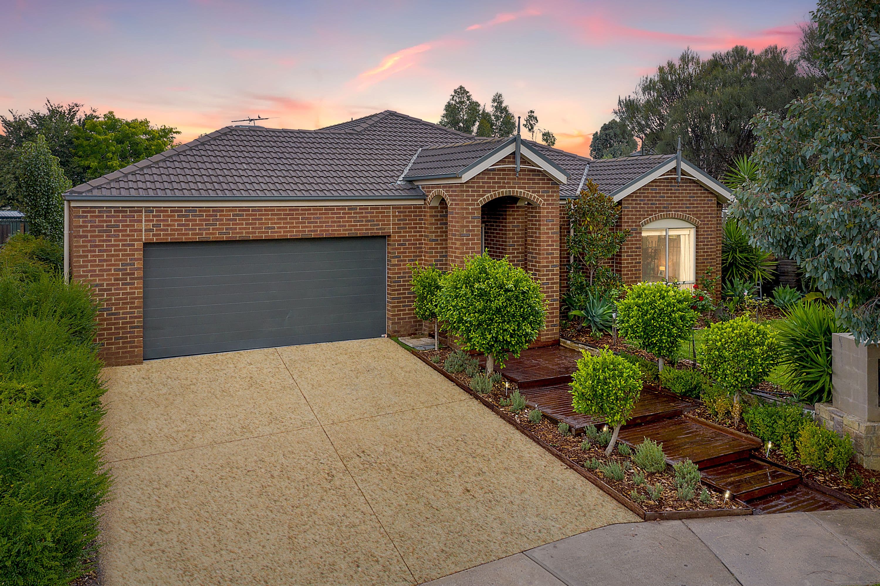 2 Renfrey Place, Craigieburn VIC 3064, Craigieburn - Thumbnail 3