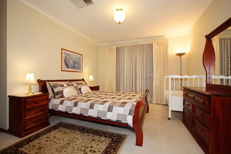 4 Melton Avenue, CARNEGIE VIC 3163, Carnegie - Thumbnail 3