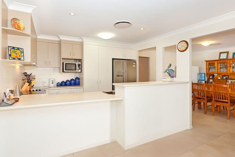 12 Cola Crescent, WYNNUM WEST QLD 4178, Wynnum West - Thumbnail 6