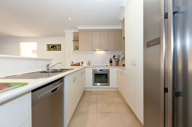 12 Cola Crescent, WYNNUM WEST QLD 4178, Wynnum West - Thumbnail 7