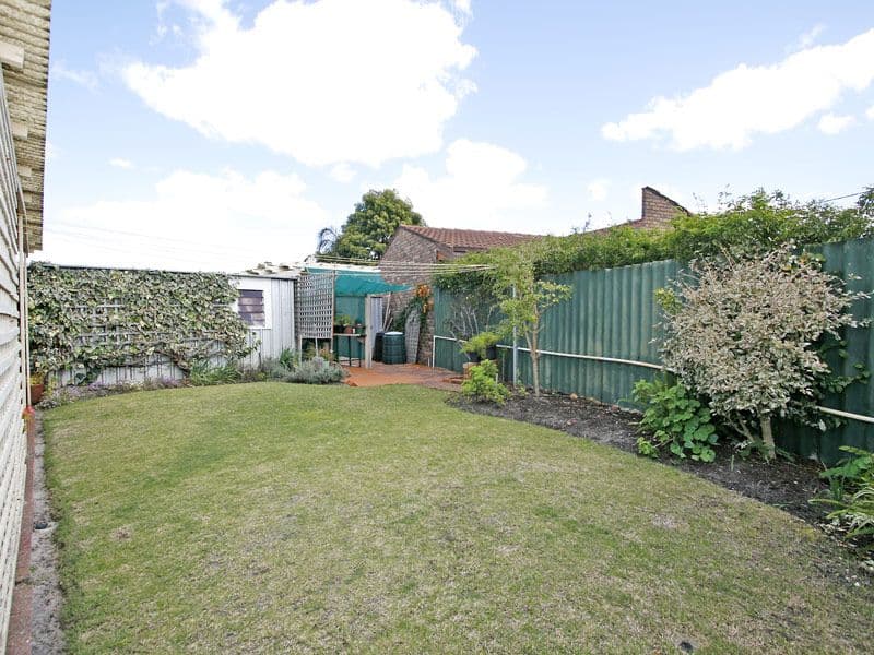 18 Lauri Court, PARKWOOD WA 6147, Parkwood - Thumbnail 4