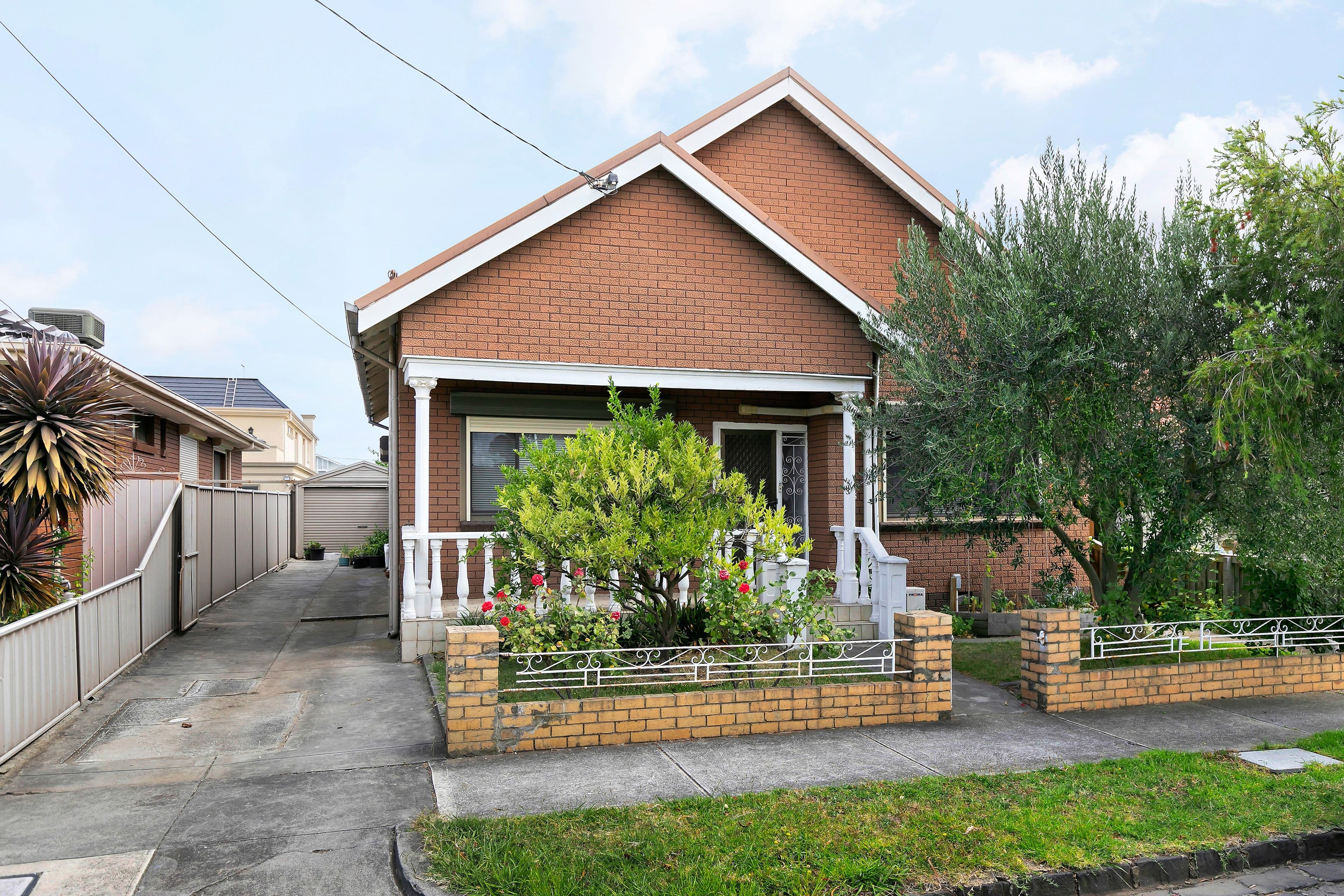 15 Huntington Grove, Coburg VIC 3058, Coburg - Thumbnail 2