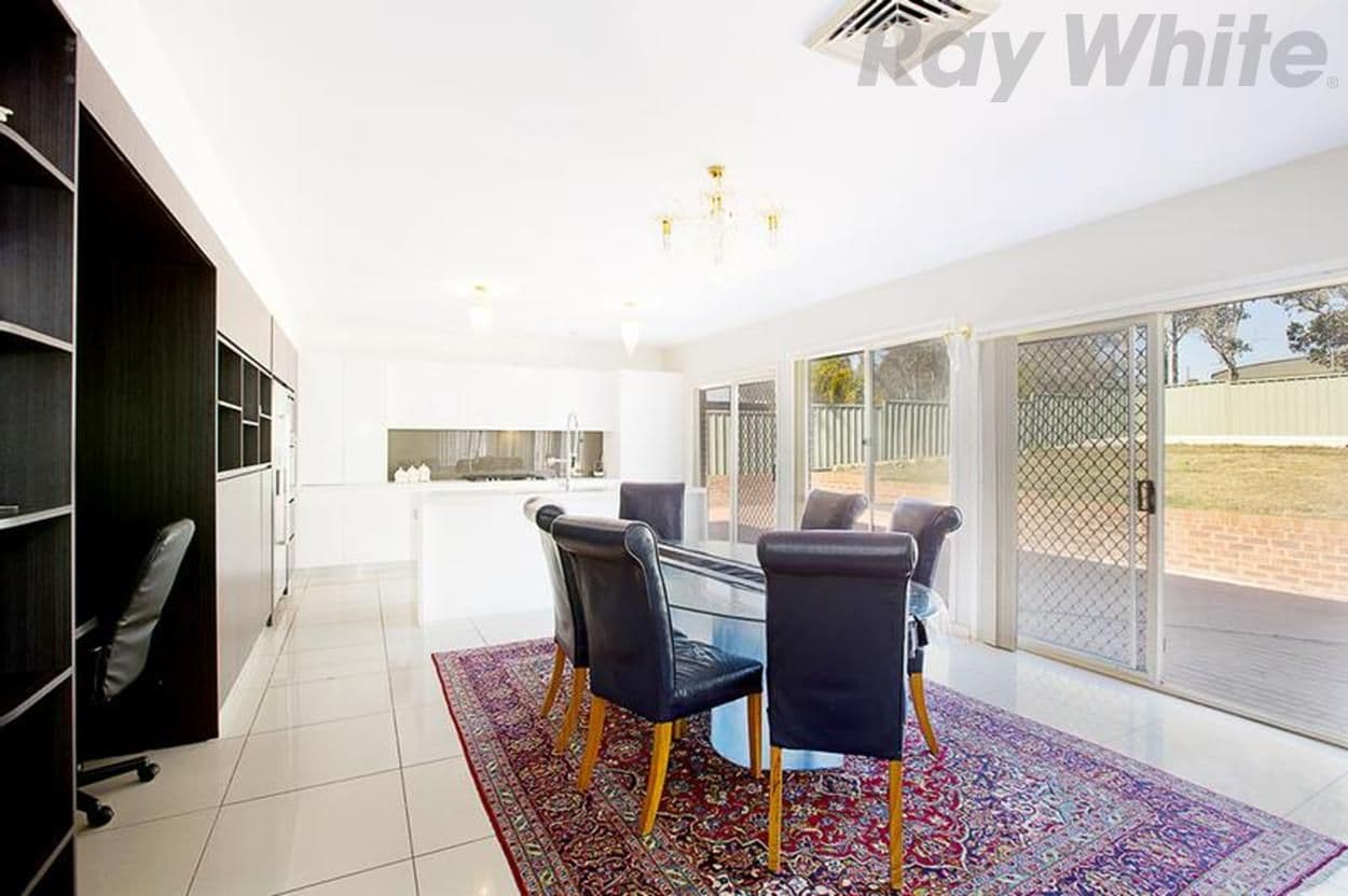 49 Edinburgh Circuit, CECIL HILLS NSW 2171, Cecil Hills - Thumbnail 4