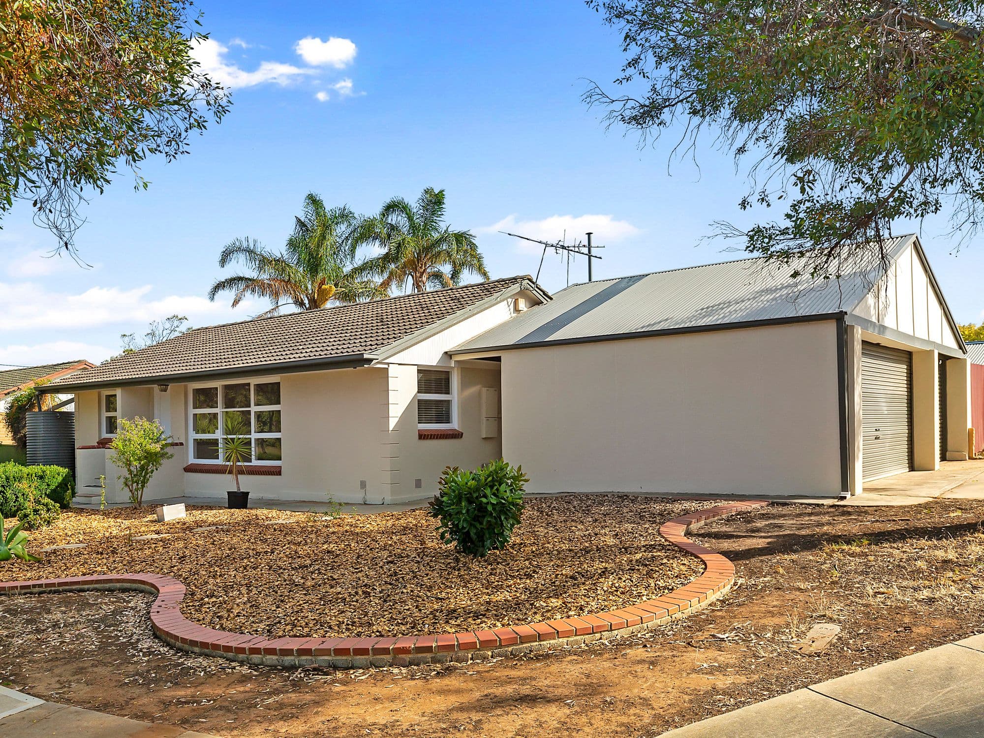43 Hyde Park Terrace, Point Cook - Image 1