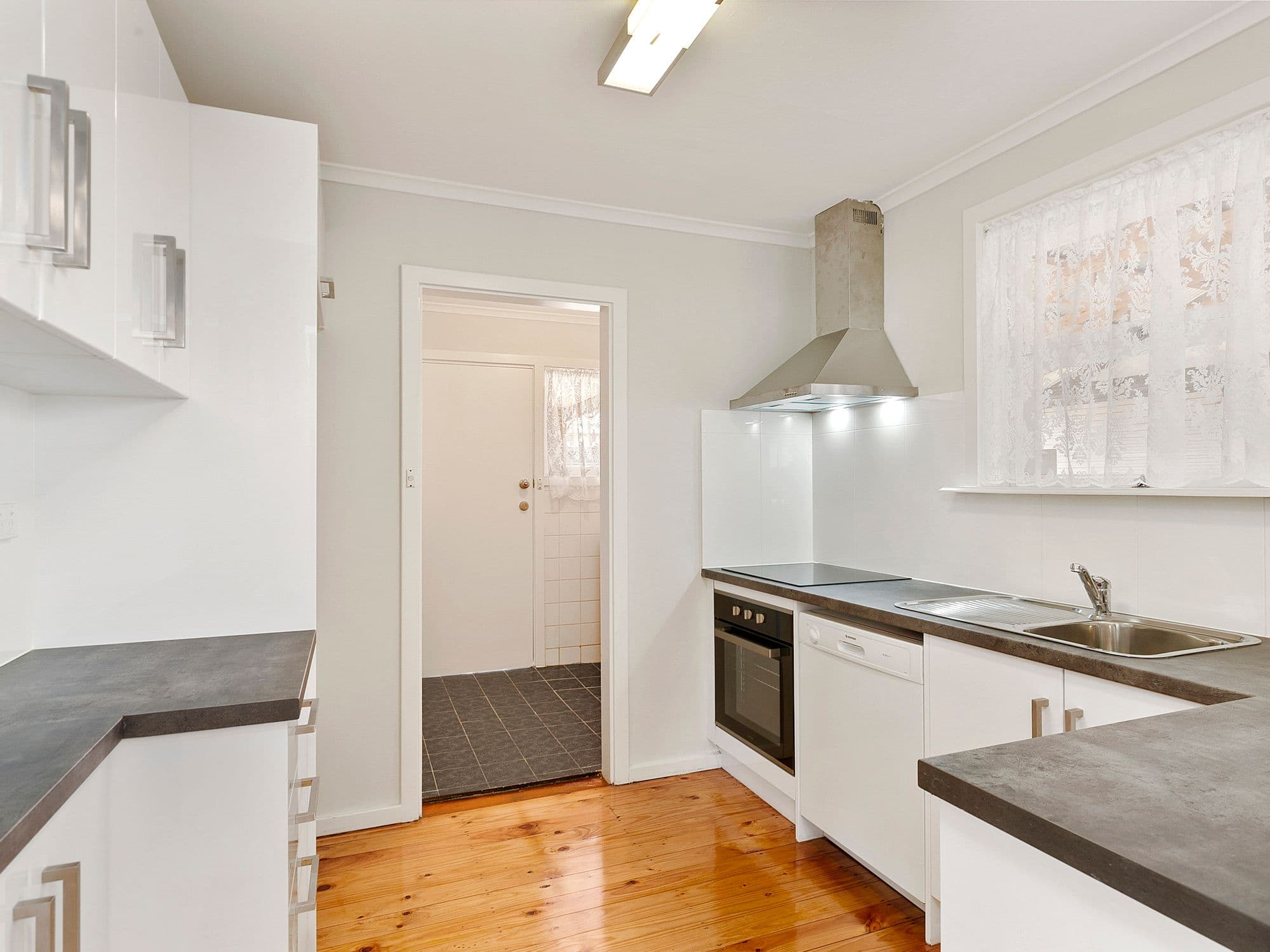 43 Hyde Park Terrace, Point Cook - Thumbnail 5