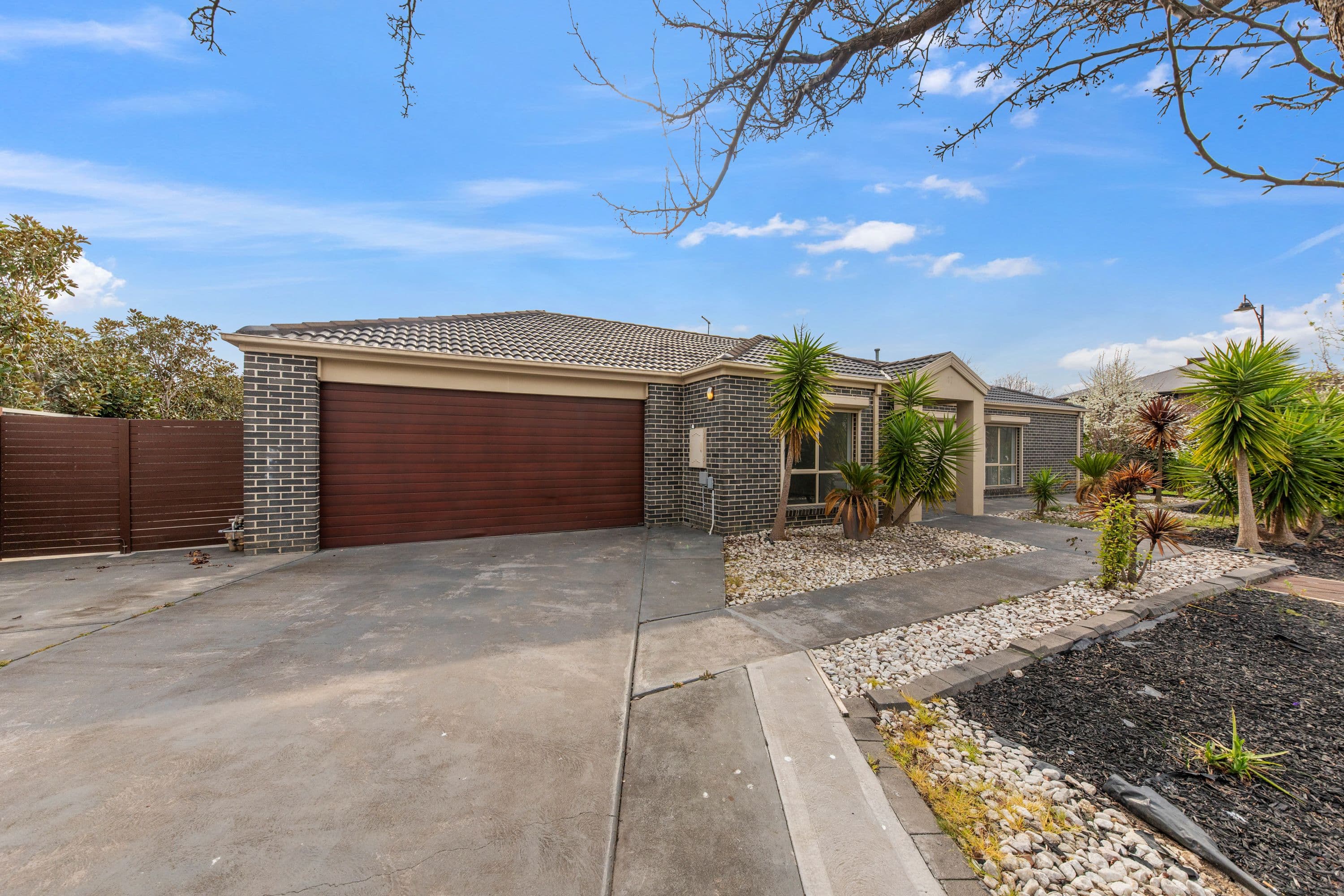 17 Joseph Banks Drive, Pakenham VIC 3810, Pakenham - Thumbnail 2