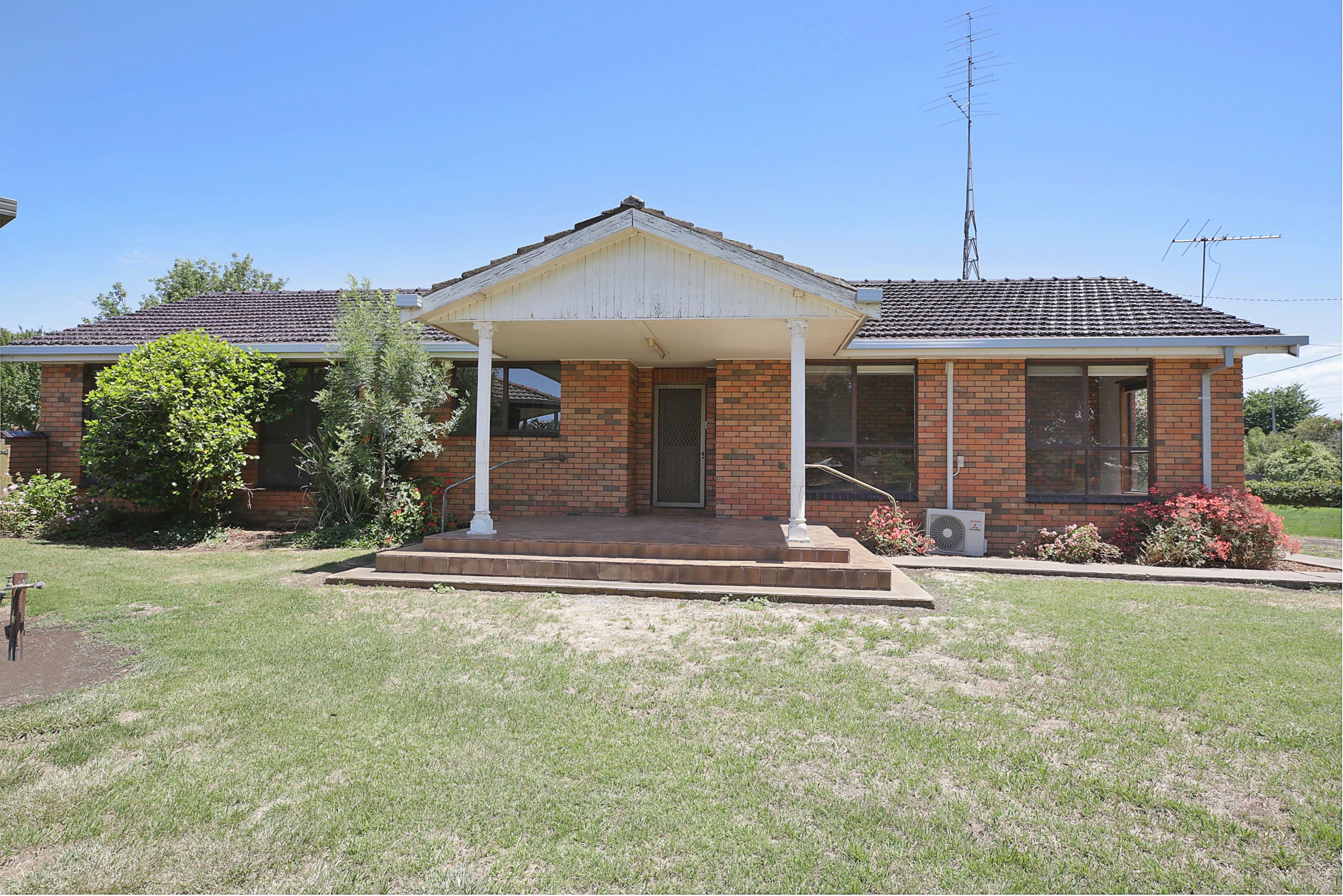 13 Fyans Street, Derrinallum VIC 3325, Derrinallum - Thumbnail 2