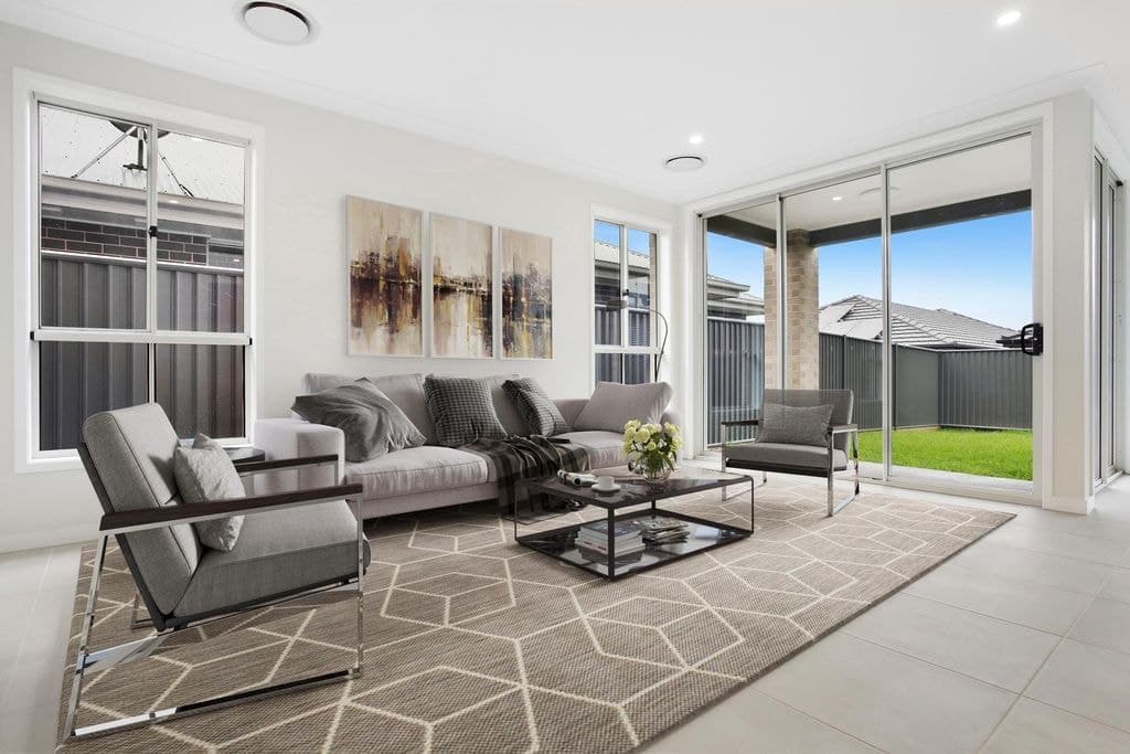 76  Molnar Circuit, Oran Park - Thumbnail 2