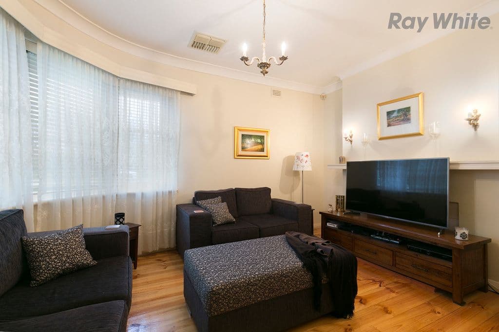 33 Gowrie Avenue, Glengowrie SA 5044, Glengowrie - Thumbnail 3