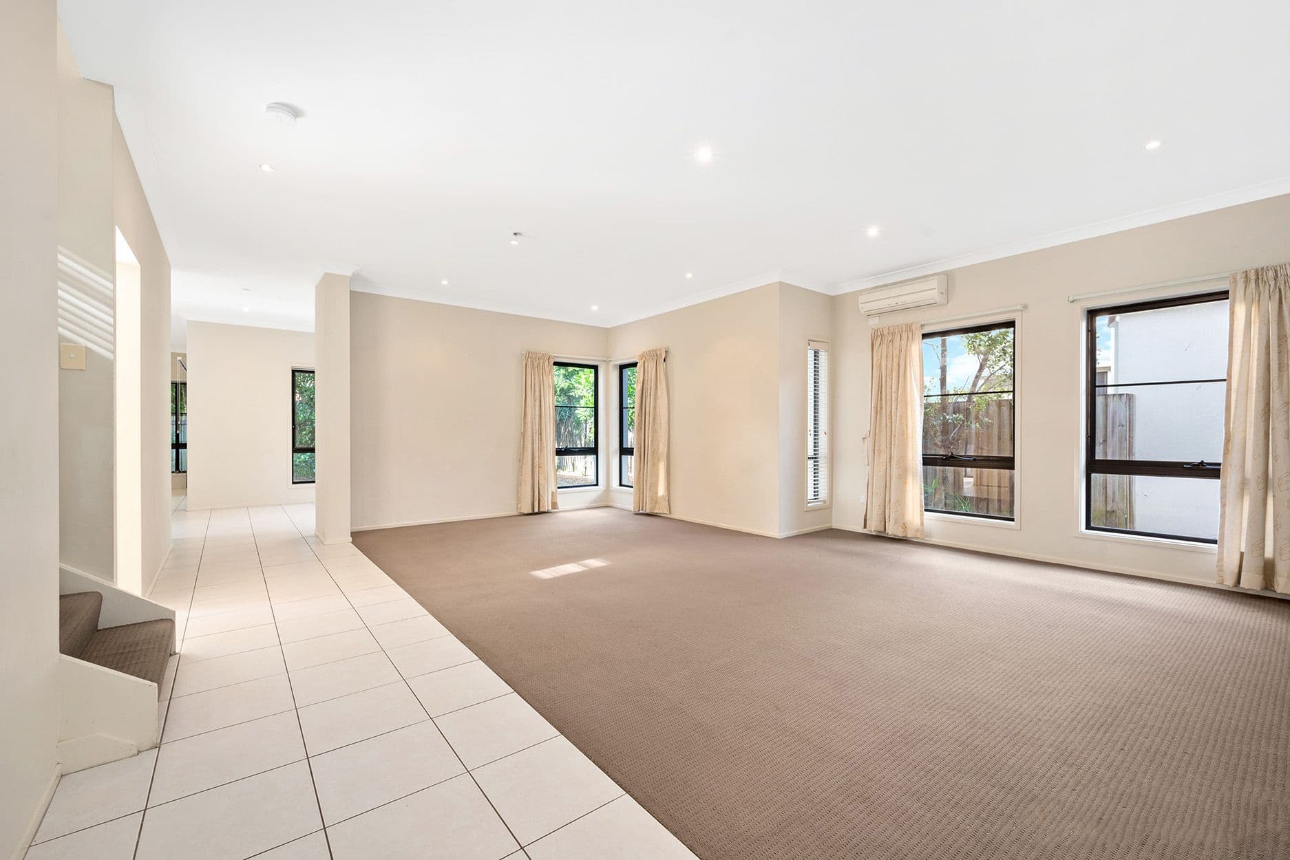24 Hilas Circuit, Sunnybank Hills QLD 4109, Sunnybank Hills - Thumbnail 2