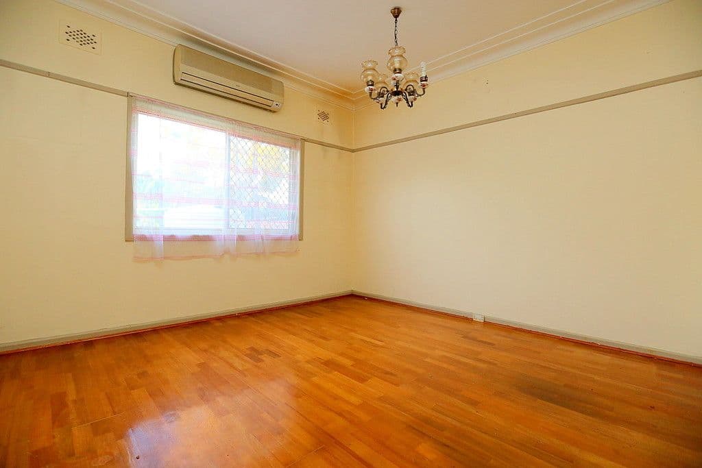 31 Petunia Avenue, Bankstown - Thumbnail 2