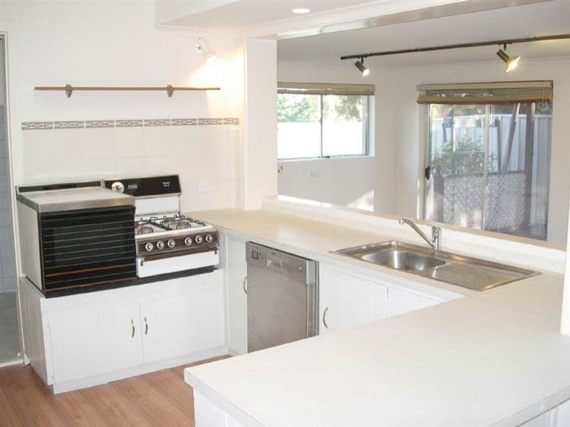 14 Beverley Street, MORPHETT VALE SA 5162, Morphett Vale - Thumbnail 2