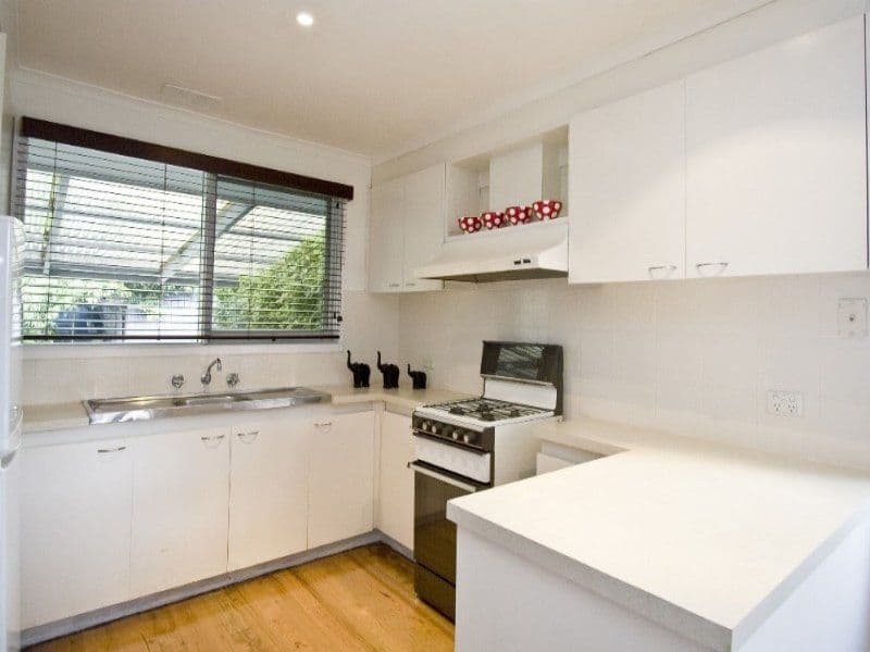 2 Balfour Close, WATSONIA NORTH VIC 3087, Watsonia North - Thumbnail 2